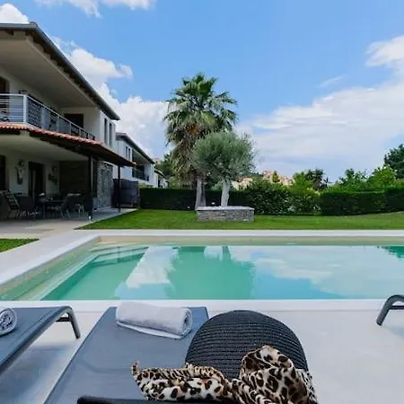 Villa Palmera Pool Hanioti