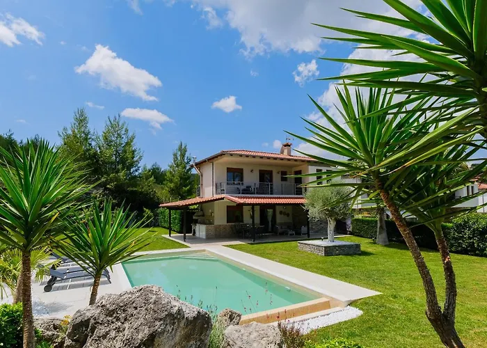 Palmera Pool Hanioti