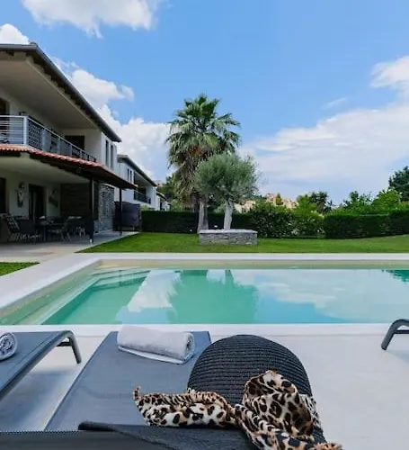 Villa Palmera Pool Hanioti